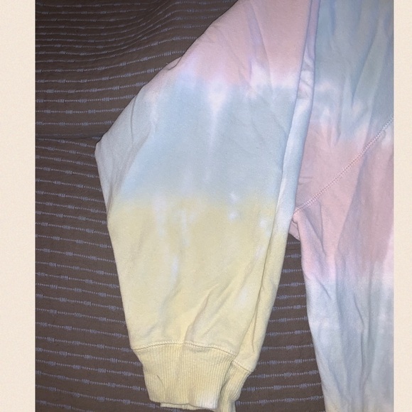 Last 2!! Limeade French Terry Tie Dye Raglan - Picture 12 of 13